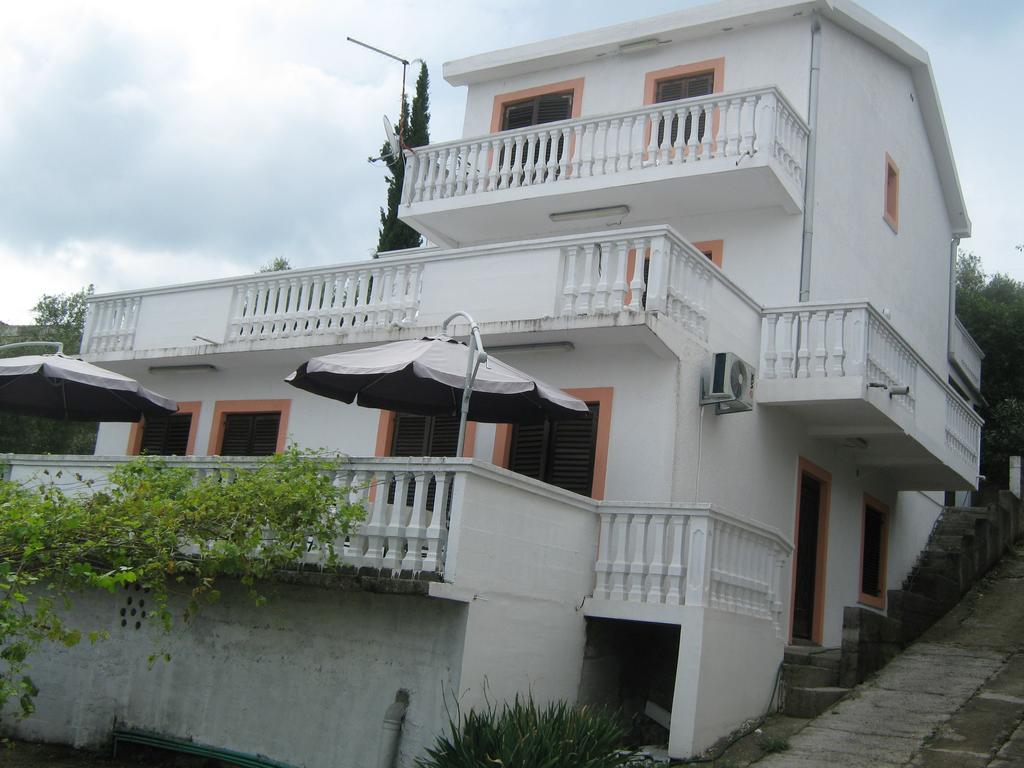 Apartments Ceca Tivat Exterior photo