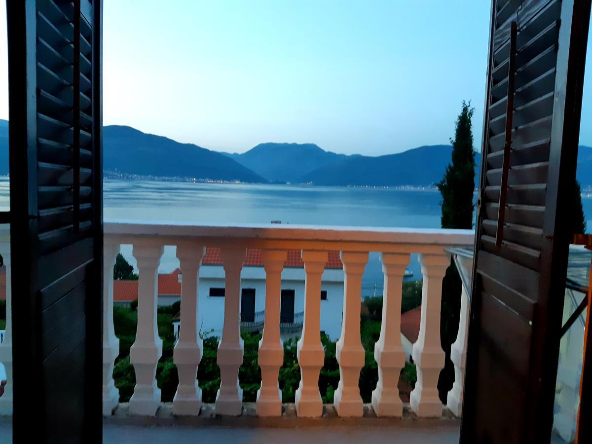 Apartments Ceca Tivat Exterior photo